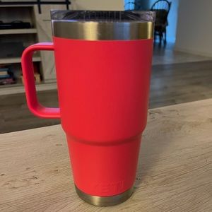 Yeti 20 ounce mug